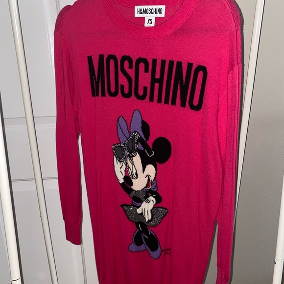 H&M x Moschino Minnie Mouse Pink Sweater - Picture 1 of 5